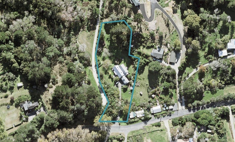 20 Hobbs Road, Matakatia, Whangaparaoa - Carousel 1