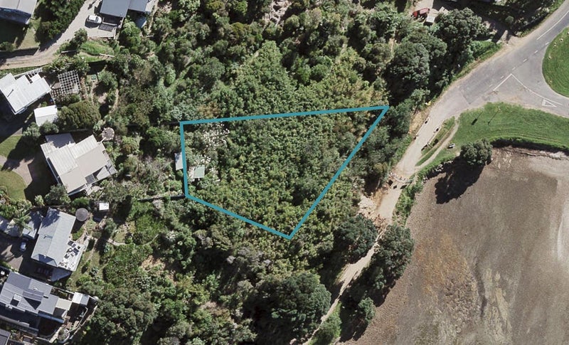 48 Lannan Road, Oneroa, Waiheke Island - Carousel 1