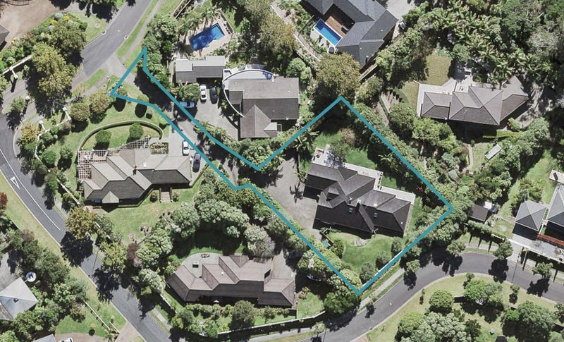 6 Oakford Park Crescent, Greenhithe, Auckland - Carousel 1