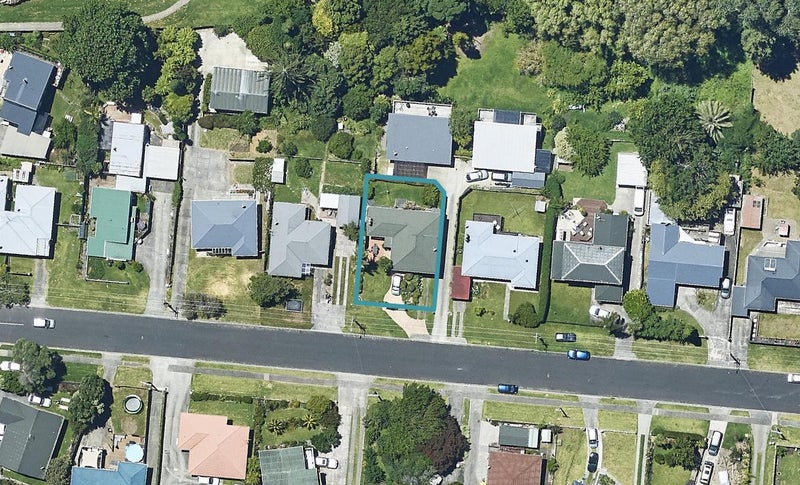 13 Esk Street, Parkvale, Tauranga - Carousel 1
