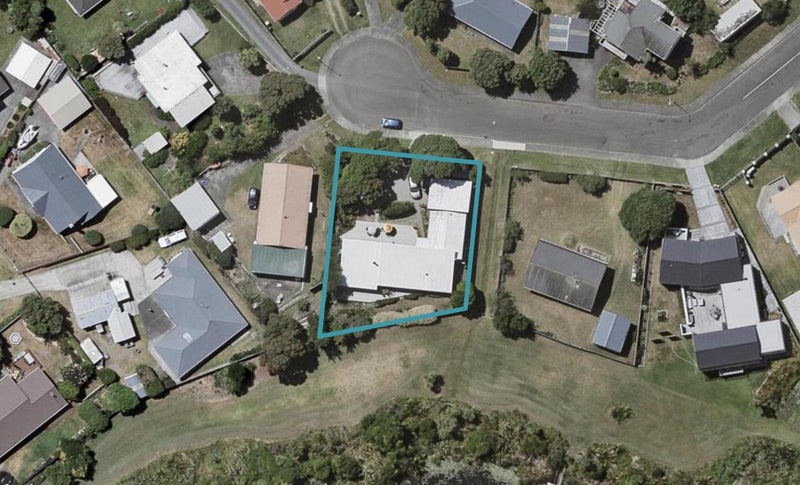66 Ngapaki Street, Waikanae Beach, Waikanae - Carousel 1