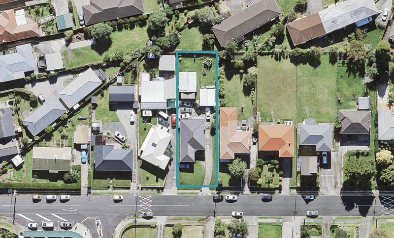 8 Sheridan Drive, New Lynn, Auckland - Carousel 1