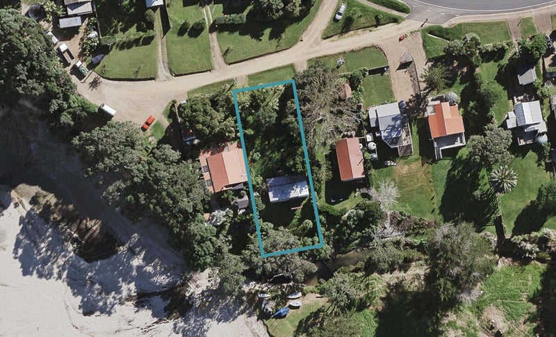 27 Mitchell Road, Surfdale, Waiheke Island - Carousel 1