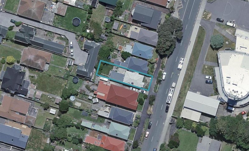 168 Clyde Street, Island Bay, Wellington - Carousel 1