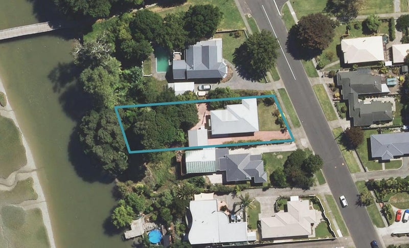 44 Stout Street, Whataupoko, Gisborne - Carousel 1