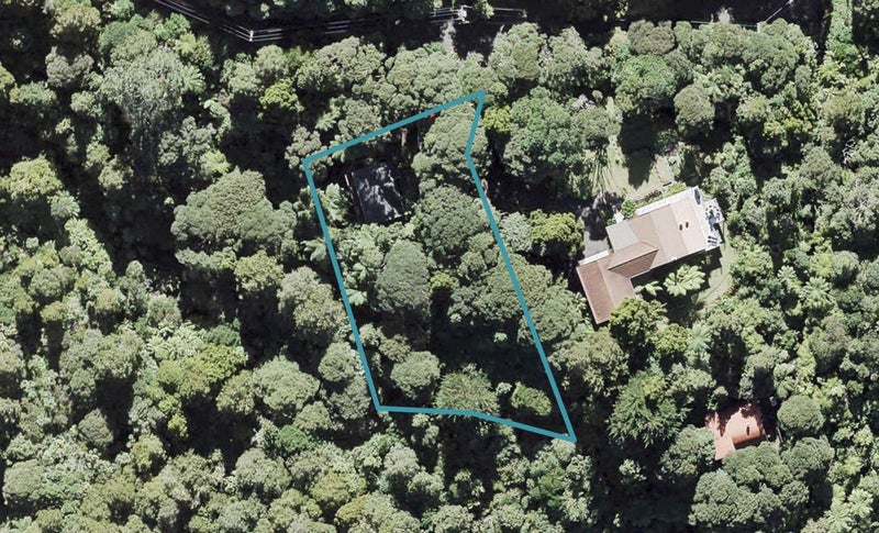 12 Cascade Avenue, Waiatarua, Auckland - Carousel 1