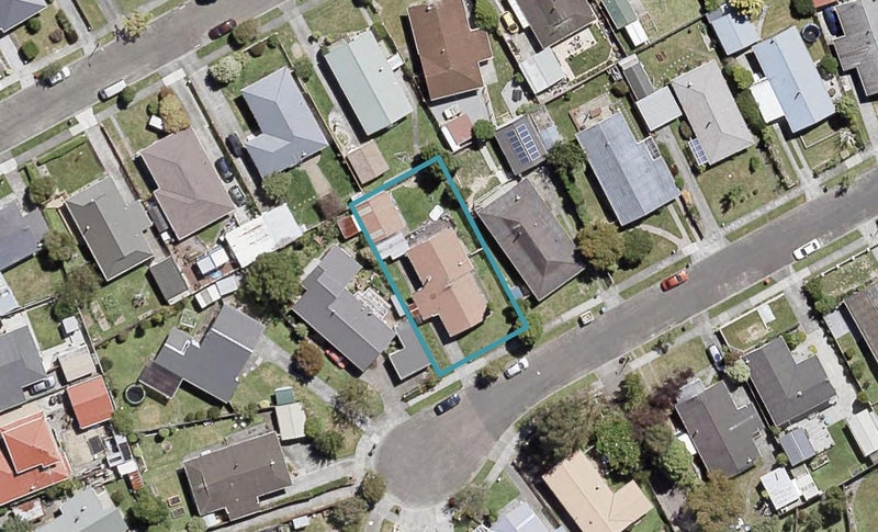 32 Omaha Grove, Totara Park, Upper Hutt - Carousel 1