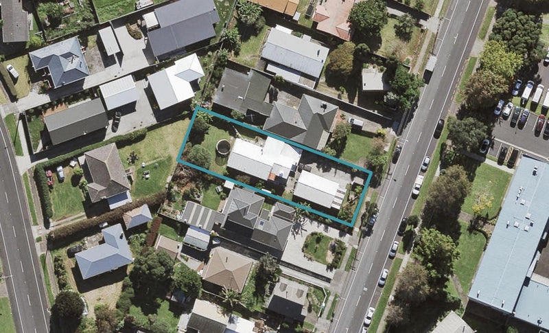 112 Mountain Road, Mangere Bridge, Auckland - Carousel 1