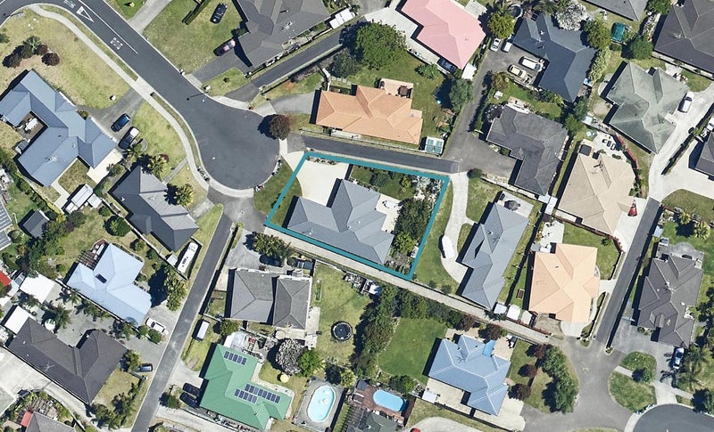 27 Lamia Grove, Papamoa Beach, Papamoa - Carousel 1