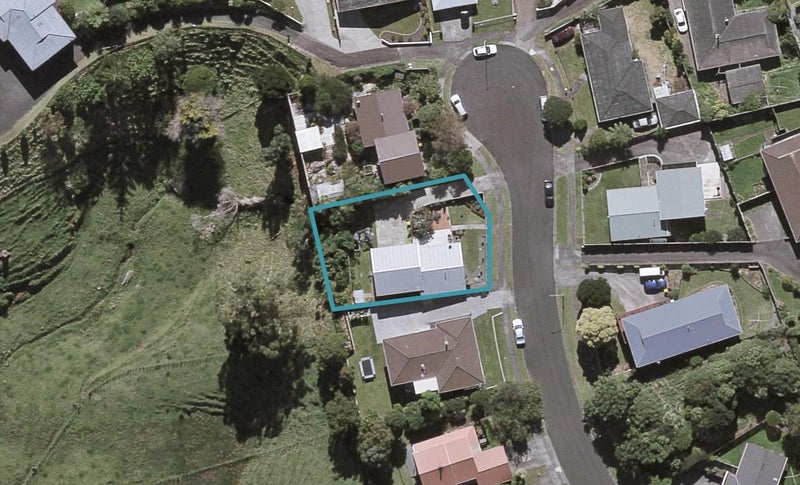 15 Bronte Place, Whalers Gate, New Plymouth - Carousel 1