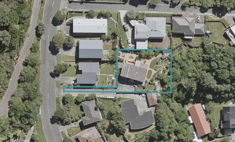 44 Dowse Drive, Maungaraki, Lower Hutt - Carousel 1