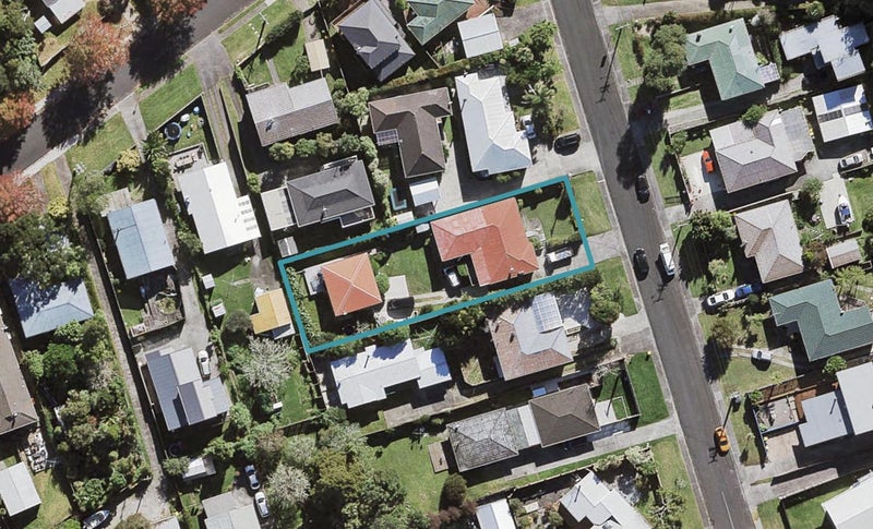 5 Windy Ridge Road, Glenfield, Auckland - Carousel 1