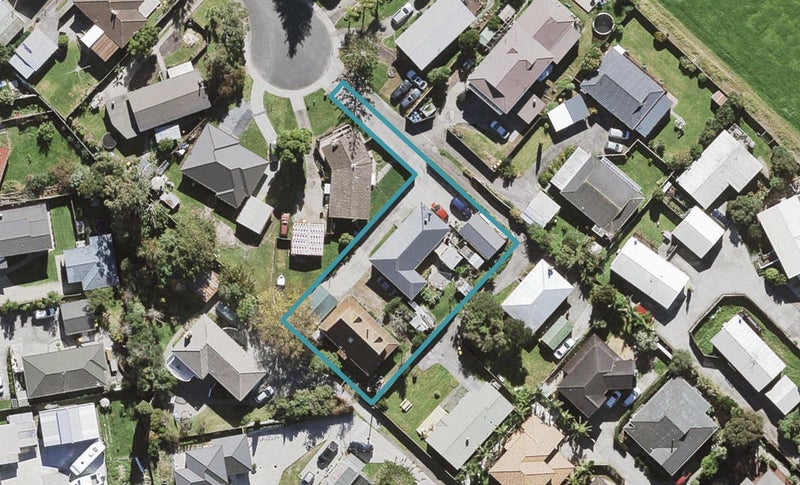 1/18 Ashbourne Place, Glendene, Auckland - Carousel 1