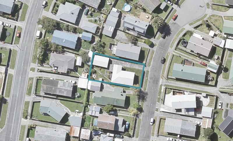 15 Matthews Road, Wainuiomata, Lower Hutt - Carousel 1