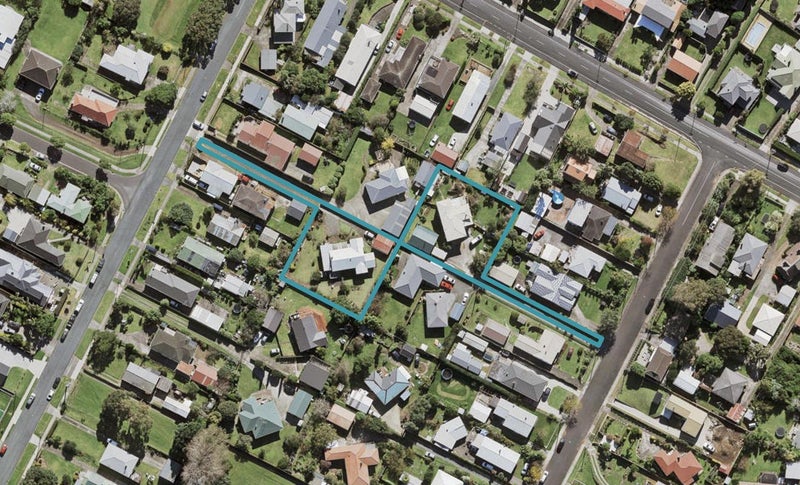 11 Kaaramuramu Lane, Mangere Bridge, Auckland - Carousel 1