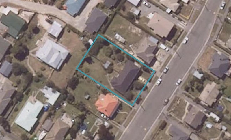 6 McLean Street, Oamaru North, Oamaru - Carousel 1