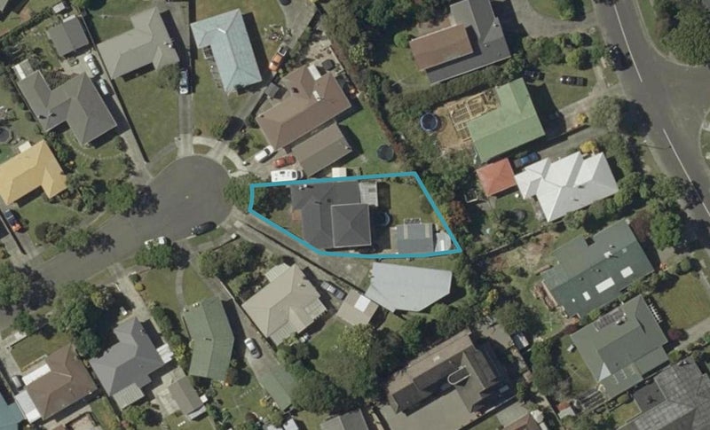 8 Busby Place, Awapuni, Palmerston North - Carousel 1