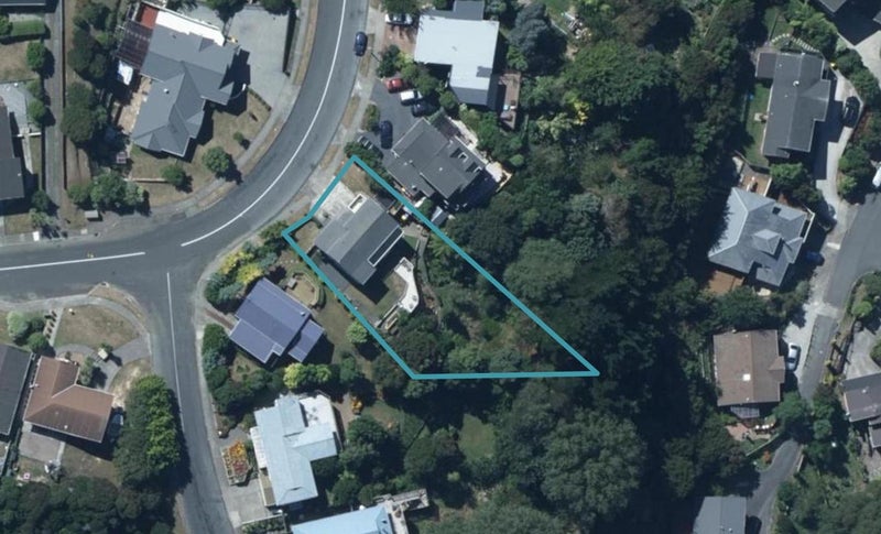 62 Ayton Drive, Whitby, Porirua - Carousel 1