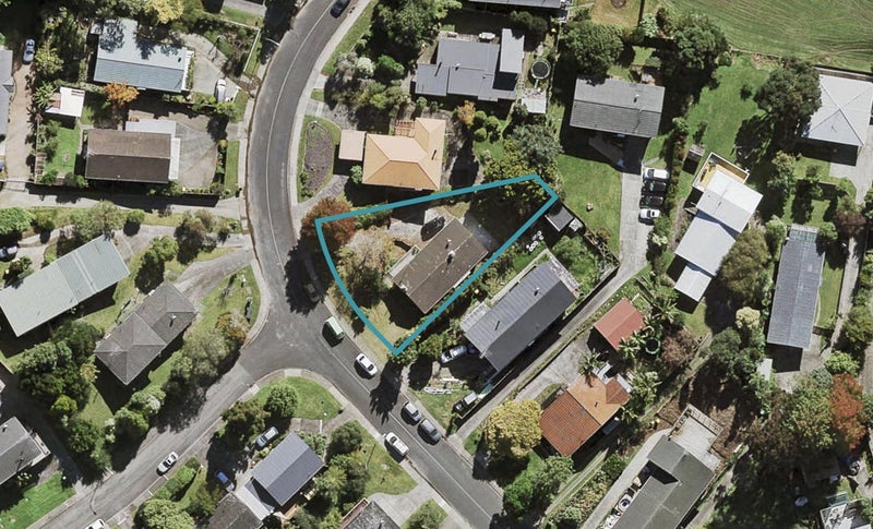 39 Ayton Drive, Totara Vale, Auckland - Carousel 1