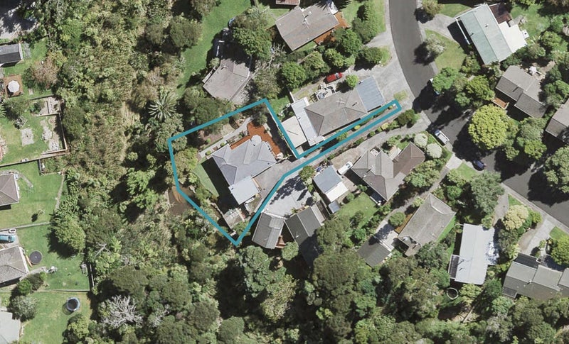 41 Onedin Place, Titirangi, Auckland - Carousel 1