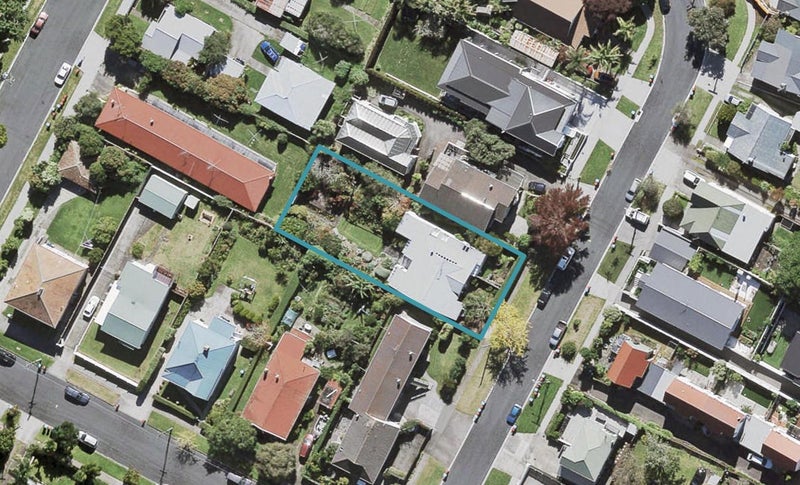 2 Warwick Street, Morningside, Auckland - Carousel 1