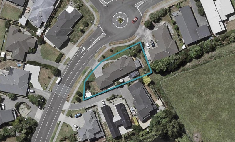 70 The Drive, Paraparaumu Beach, Paraparaumu - Carousel 1