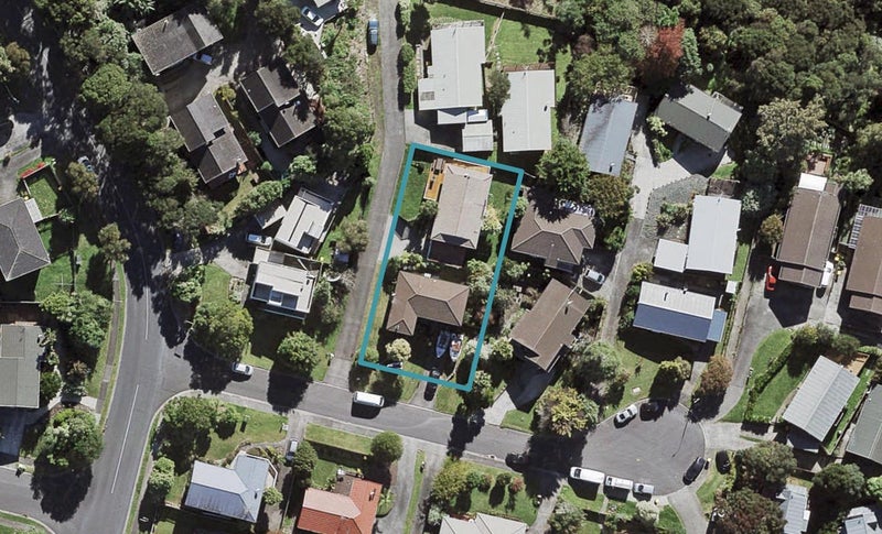 2/8 Valecrest Place, Bayview, Auckland - Carousel 1