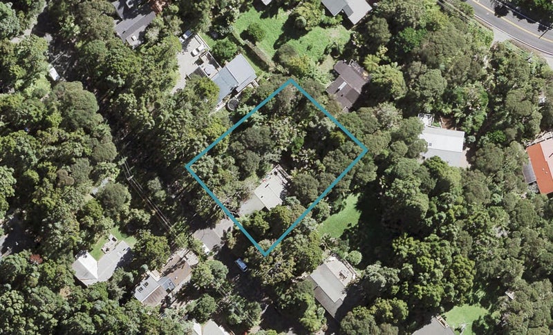 16 Minnehaha Avenue, Titirangi, Auckland - Carousel 1