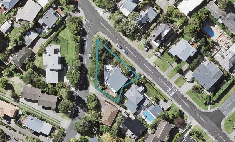 70A Seaview Road, Castor Bay, Auckland - Carousel 1