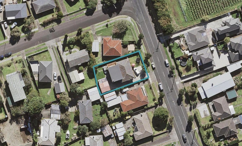 56 Wallace Road, Mangere Bridge, Auckland - Carousel 1
