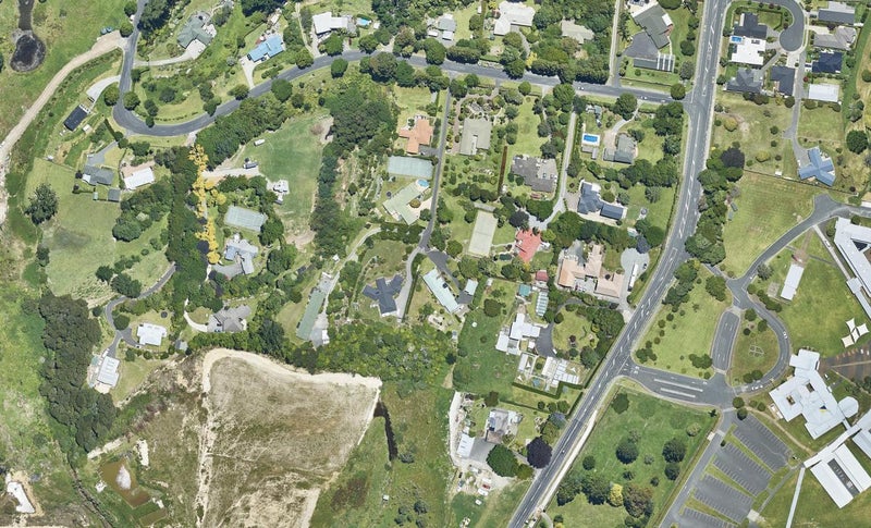 17 Freeburn Road, Pyes Pa, Tauranga - Carousel 1