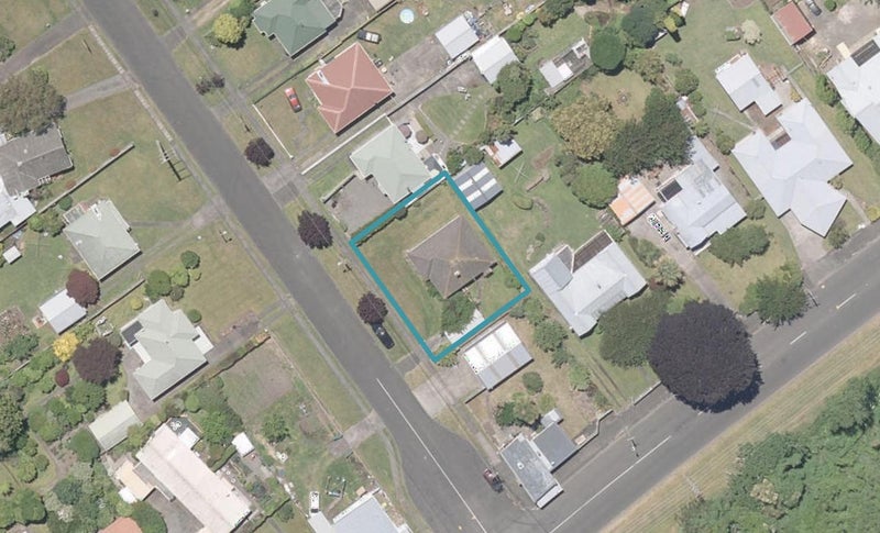 2 Caffray Avenue, Aramoho, Whanganui - Carousel 1