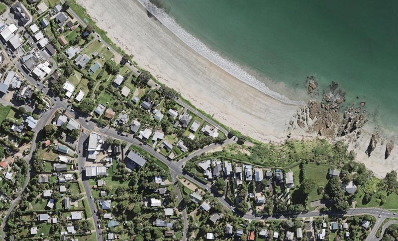 4 Beach Parade, Oneroa, Waiheke Island - Carousel 1