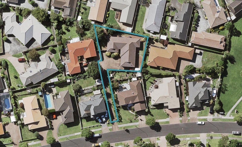14 Bob Charles Drive, Golflands, Auckland - Carousel 1
