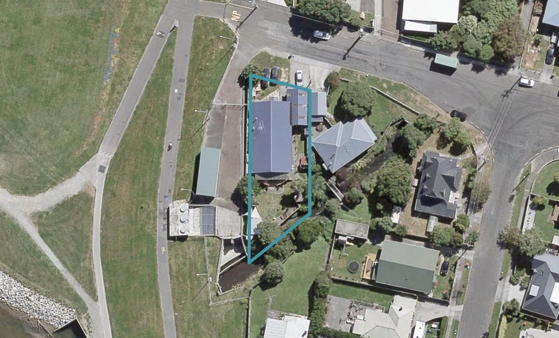 1 Whites Line West, Woburn, Lower Hutt - Carousel 1
