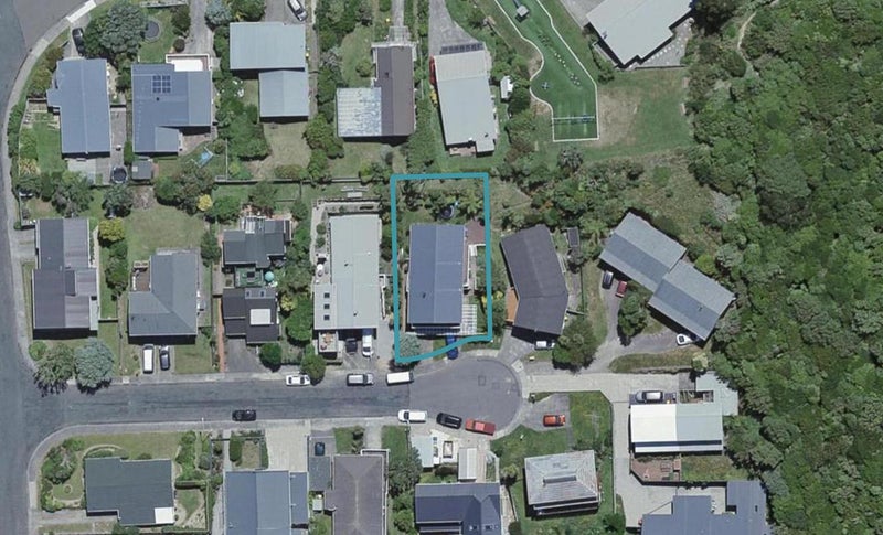 9 Middlesex Place, Northland, Wellington - Carousel 1
