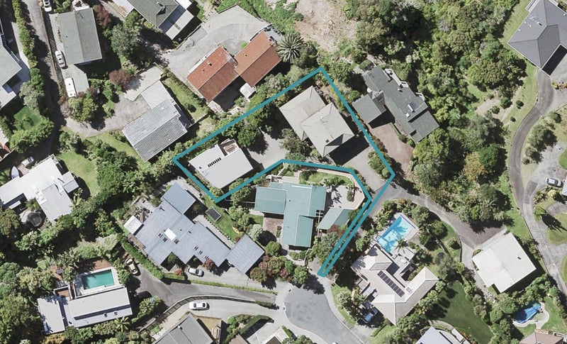 2/9 Taumata Road, Castor Bay, Auckland - Carousel 1