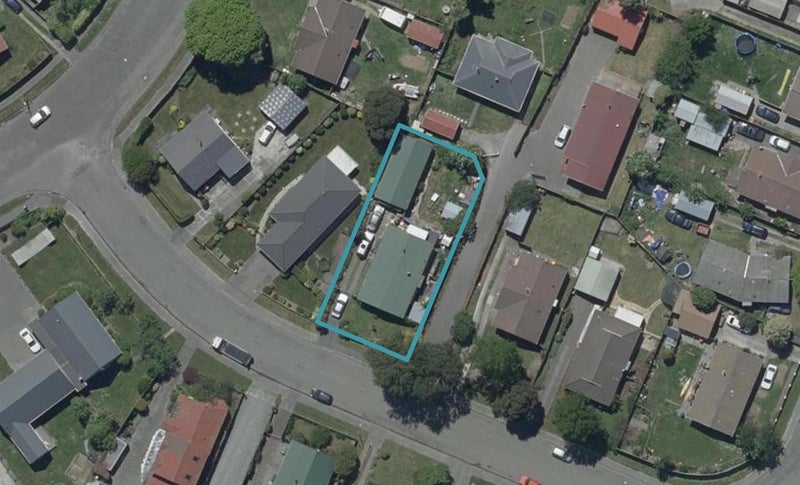 32 Pensacola Crescent, Broomfield, Christchurch - Carousel 1