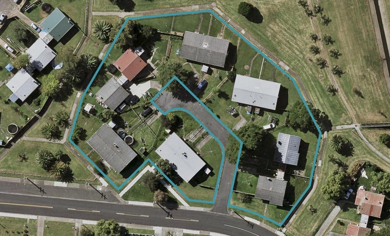 1 Vilma Place, Ōtara, Auckland - Carousel 1