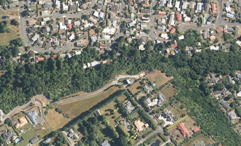 38B Emerald Hill Drive, Birchville, Upper Hutt - Carousel 1