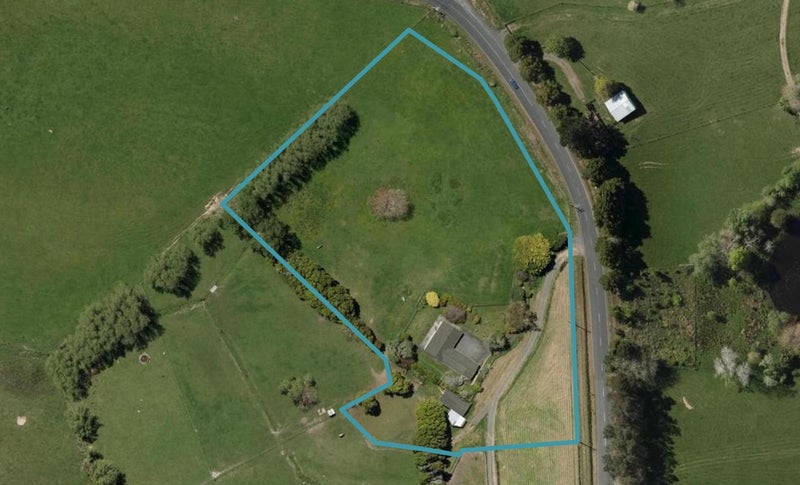 151 Vinegar Hill Road, Kamo - Carousel 1