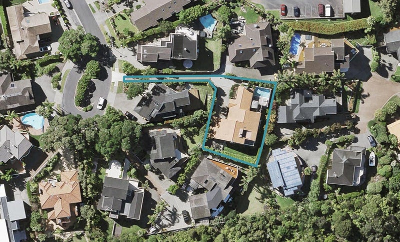 14 Centennial Place, Campbells Bay, Auckland - Carousel 1