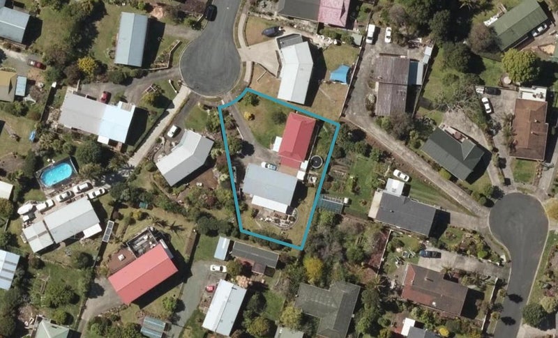 11 Robin Hood Place, Onerahi, Whangarei - Carousel 1