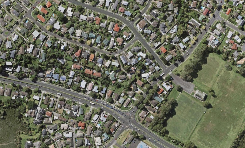 10 Ellesmere Crescent, Pakuranga Heights, Auckland - Carousel 1