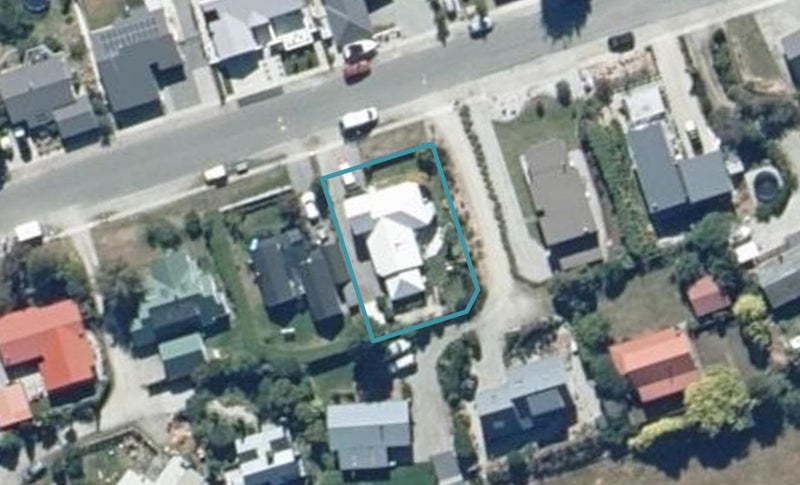 63 Oregon Drive, Kelvin Heights, Queenstown - Carousel 1