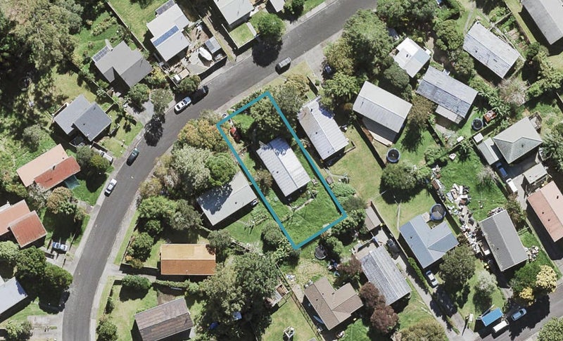 50 Taurus Crescent, Beach Haven, Auckland - Carousel 1