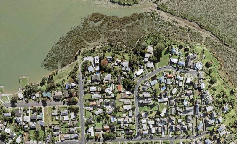 20 Dawnhaven Drive, Te Atatu Peninsula, Auckland - Carousel 1