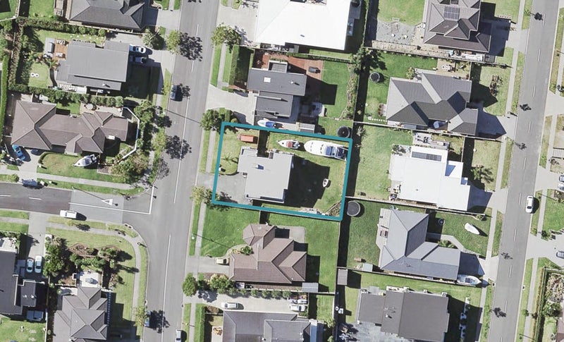 39 Constellation Avenue, Beachlands, Auckland - Carousel 1