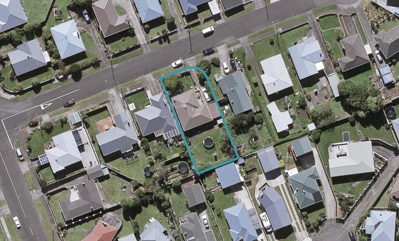 8 Clyde Street, Ferndale, New Plymouth - Carousel 1