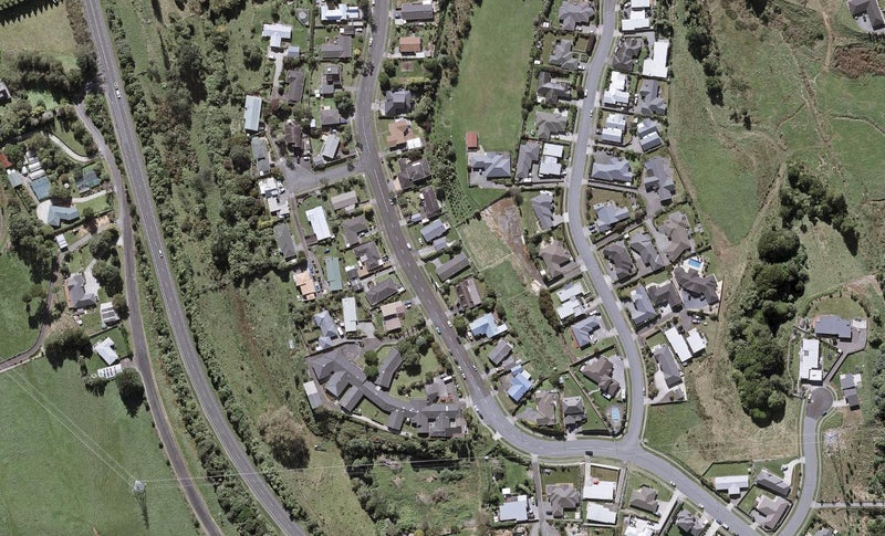 34 Heta Road, Highlands Park, New Plymouth - Carousel 1
